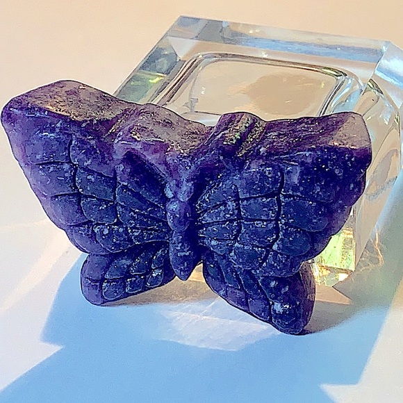 BUTTERFLY LEPIDOLITE CARVED CRYSTAL - Picture 9 of 9